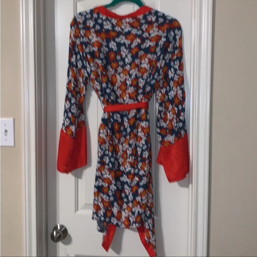 EN CRÈME Red Floral Kimono Robe